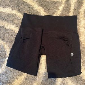 LuluLemon in the flow seamless cropped ruched leggings
